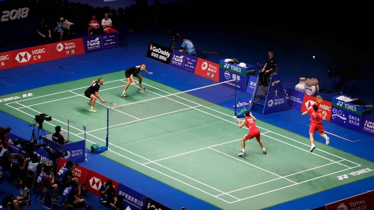 背后都有着 背后都有着